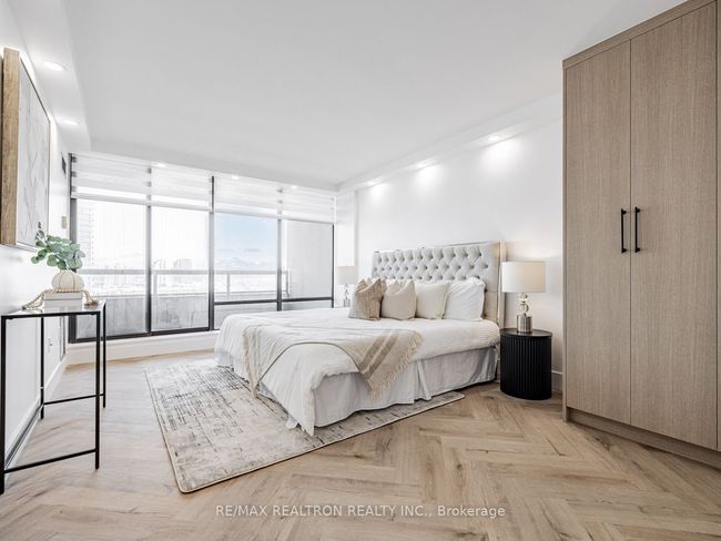 1611 - 7420 Bathurst St, Condo with 3 bedrooms, 2 bathrooms and 1 parking in Thornhill ON | Image 16