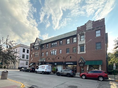 303-1103 Holly Court, Oak Park, IL, 60301 | Card Image