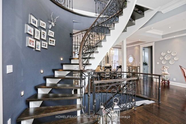2 Highland Hill, House other with 6 bedrooms, 5 bathrooms and 4 parking in North York ON | Image 11