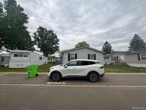 43505 Charlemagne Avenue, Sterling Heights, MI, 48314 | Card Image