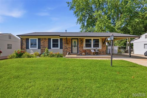 3255 Ipswich Ln, Saint Charles, MO, 63301-8904 | Card Image