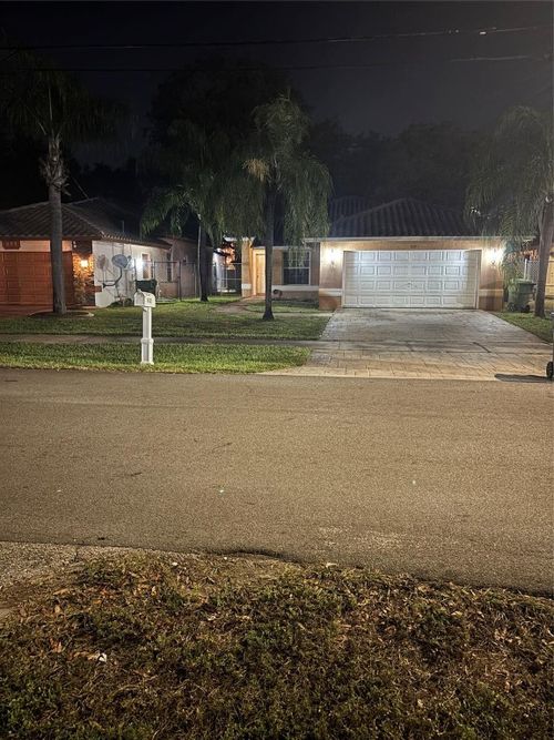 412 Nw 10th Ave, Fort Lauderdale, FL, 33311-8029 | Card Image