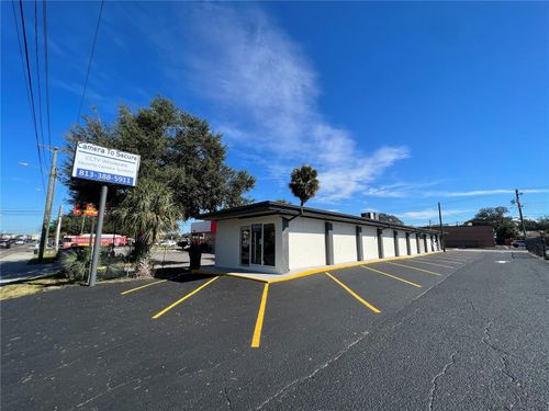 8610 N Suwanee Ave, TAMPA, FL, 33604-1444 | Card Image
