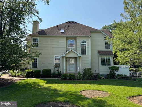 73 Shelley Cir, East Windsor, NJ, 08520-4688 | Card Image