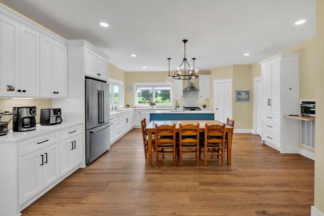 4122 Highway 49 W, House other with 5 bedrooms, 4 bathrooms and 2 parking in Vanleer TN | Image 14