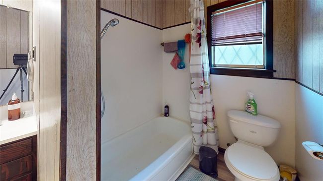 130 Dickey St, House other with 3 bedrooms, 2 bathrooms and 2 parking in BRONSON TX | Image 13