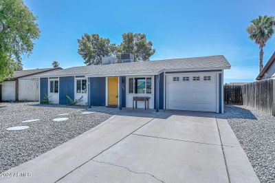 3801 E Captain Dreyfus Avenue, House other with 3 bedrooms, 2 bathrooms and null parking in Phoenix AZ | Image 2