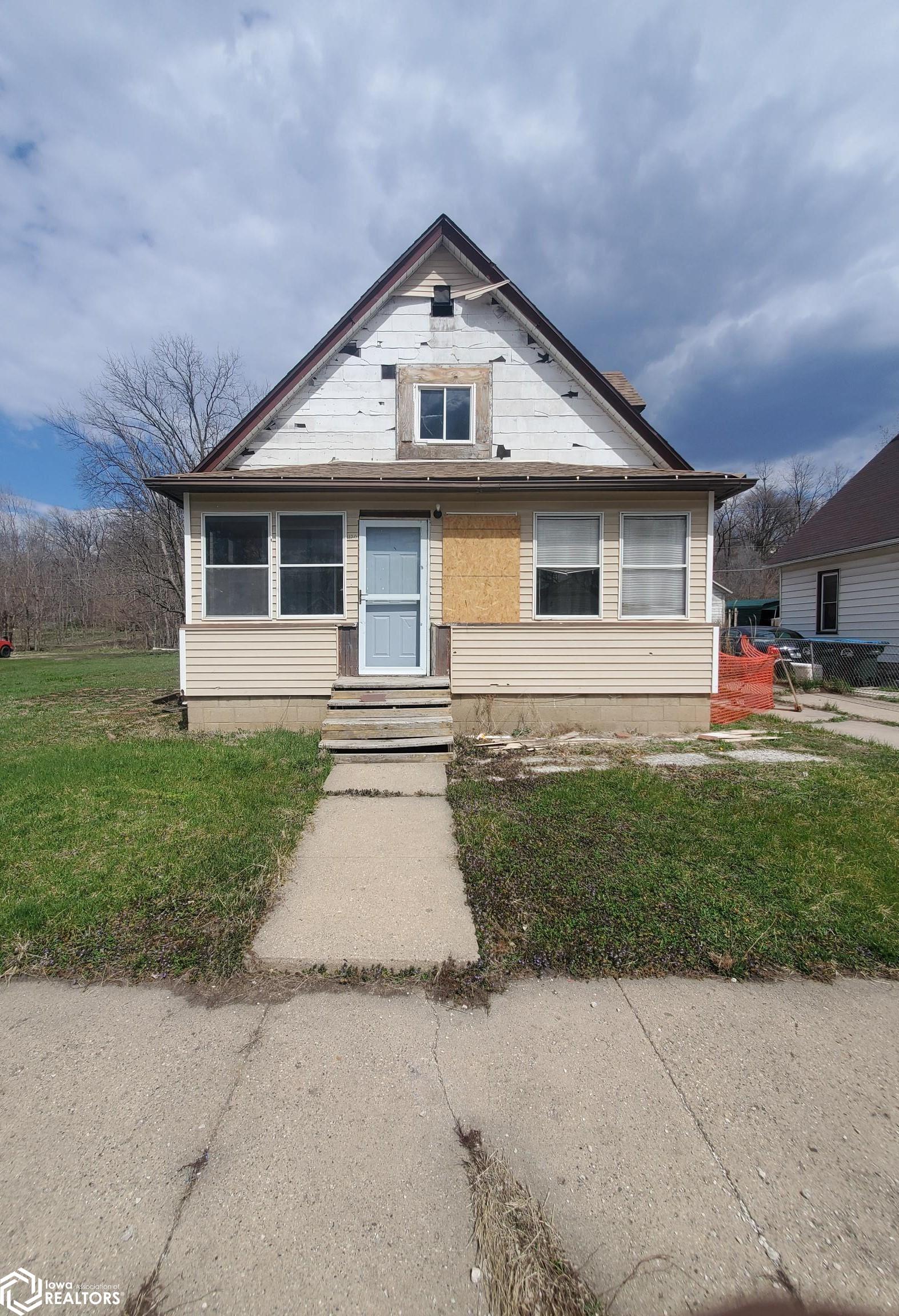 10th Ave, Fort Dodge, IA 50501