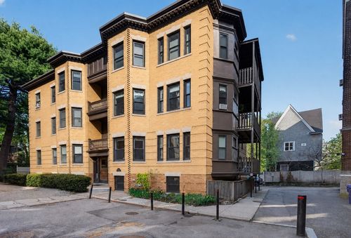 4-17 Park Vale, Brookline, MA, 02446-6287 | Card Image
