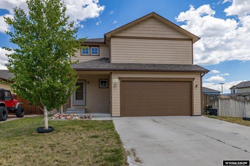 981 Discovery St, Mills, WY, 82604 | Card Image