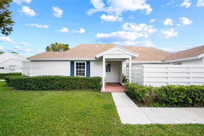 1 - 13724 Sw 149th Cir Ln, Condo with 2 bedrooms, 1 bathrooms and null parking in Miami FL | Image 1