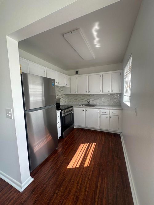 195 Windsor I, West Palm Beach, FL, 33417-2435 | Card Image