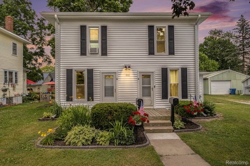 312 N Davison St, Davison, MI, 48423-1468 | Card Image