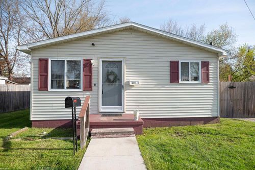 2213 Minnie St, Port Huron, MI, 48060-6039 | Card Image