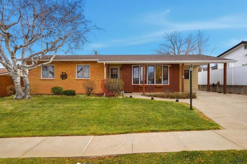 407 E College Ave, Rapid City, SD, 57701-1035 | Card Image