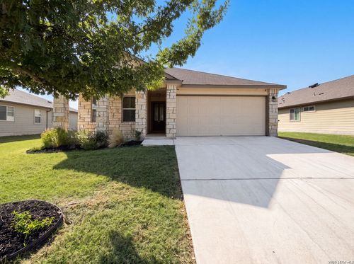 955 Pumpkin Rdg, New Braunfels, TX, 78130-2172 | Card Image