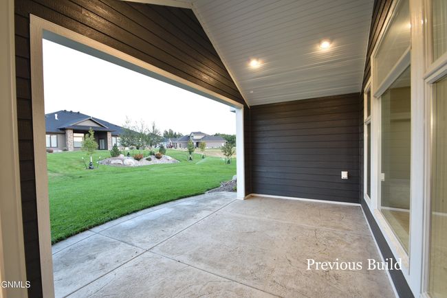 1612 Community Loop, House other with 3 bedrooms, 4 bathrooms and null parking in Bismarck ND | Image 15