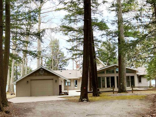 2050 Danish Landing Rd, Grayling, MI, 49738-9195 | Card Image