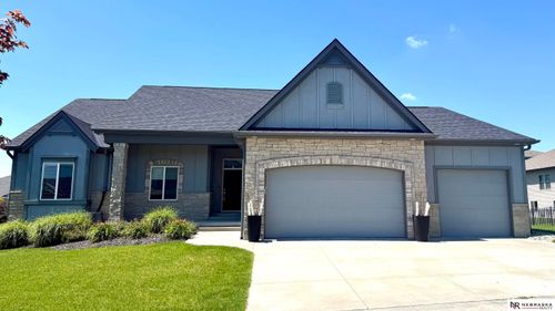 7244 Rebel Dr, Lincoln, NE, 68516-9332 | Card Image
