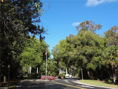 403b-1860 Bald Eagle Dr, Naples, FL, 34105-2965 | Card Image