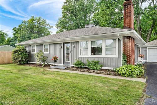 8041 Timberlane, Warren, OH, 44484 | Card Image