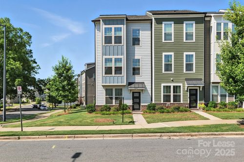 2907 W Trade St, Charlotte, NC, 28208-3250 | Card Image