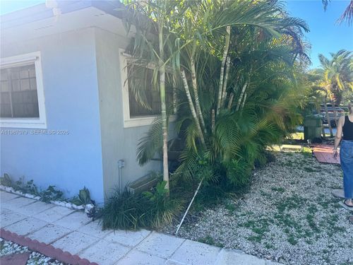 11245 Nw 62nd Ave, Hialeah, FL, 33012-2321 | Card Image