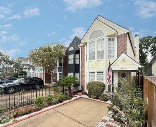 926 Rutland St, Houston, TX, 77008-6827 | Card Image