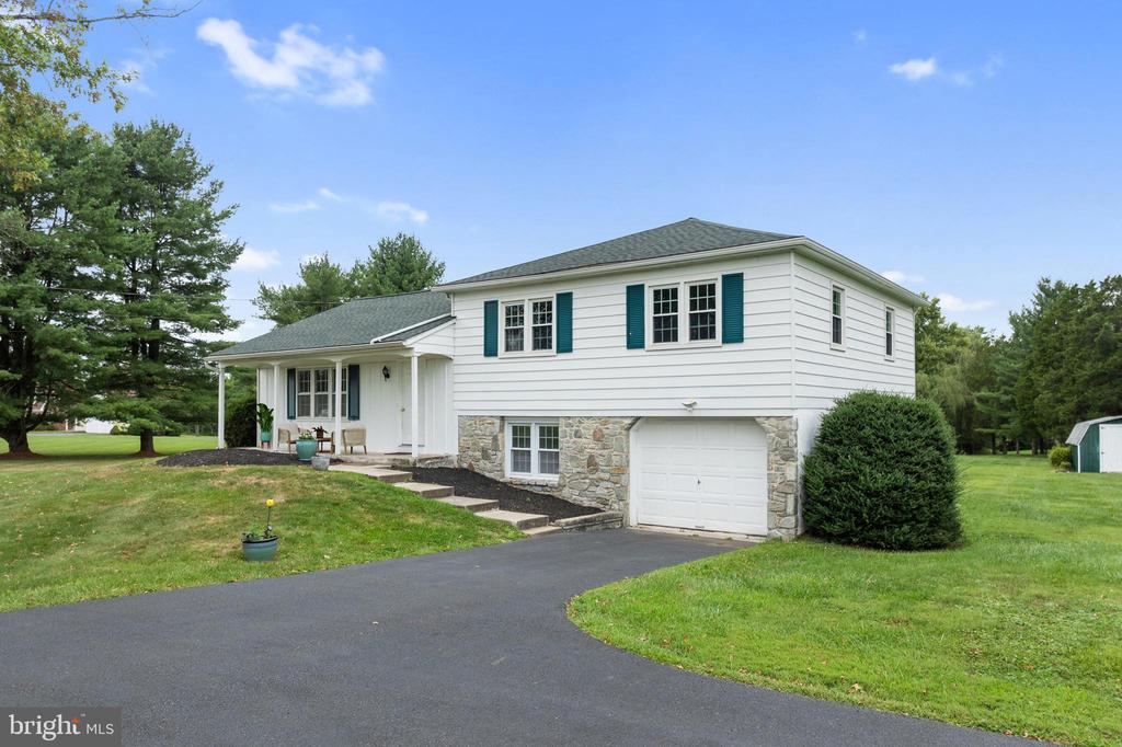 Larson Rd, Schwenksville, PA 19473