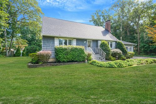 123 Parkside Ave, Miller Place, NY, 11764-3122 | Card Image