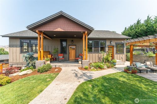 111 Cascade Pl, Cashmere, WA, 98815-9666 | Card Image