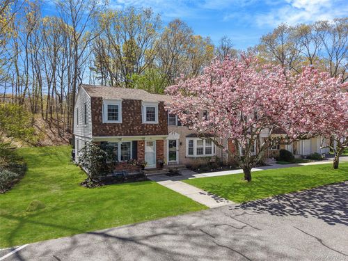 9 Penn Commons, Brookhaven, NY, 11980 | Card Image
