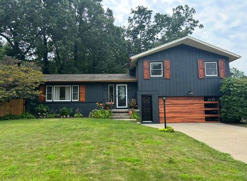 1154 Springwood Dr Se, Grand Rapids, MI, 49508-6055 | Card Image