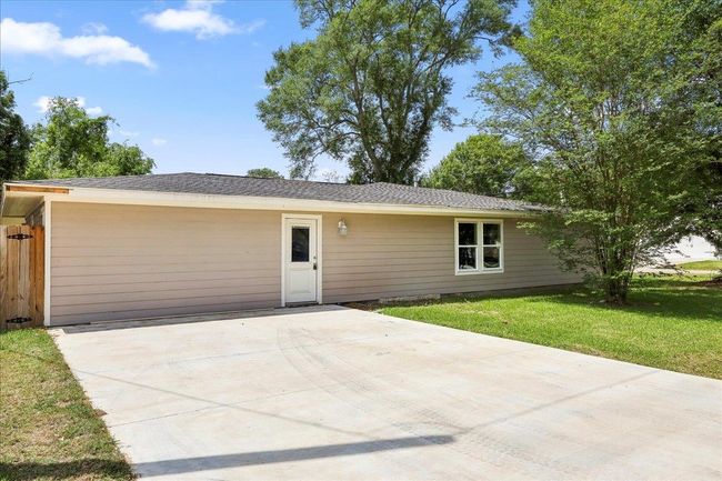 2505 Avenue F, House other with 5 bedrooms, 3 bathrooms and null parking in Nederland TX | Image 33