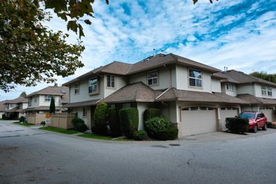 9 - 12165 75 Ave, Townhouse with 3 bedrooms, 2 bathrooms and 2 parking in Surrey BC | Image 2