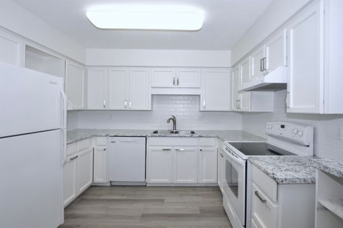 7-3055 Trafalgar St, Abbotsford, BC, V2S7X8 | Card Image