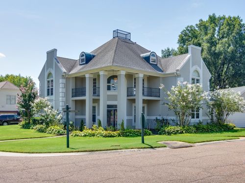 8813 Three Chimneys Dr E, Germantown, TN, 38138-8206 | Card Image