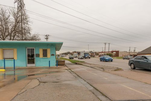 5601 Davis Blvd, North Richland Hills, TX, 76180-6437 | Card Image
