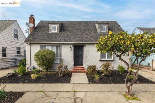 1815 105th Ave, Oakland, CA, 94603-3943 | Card Image