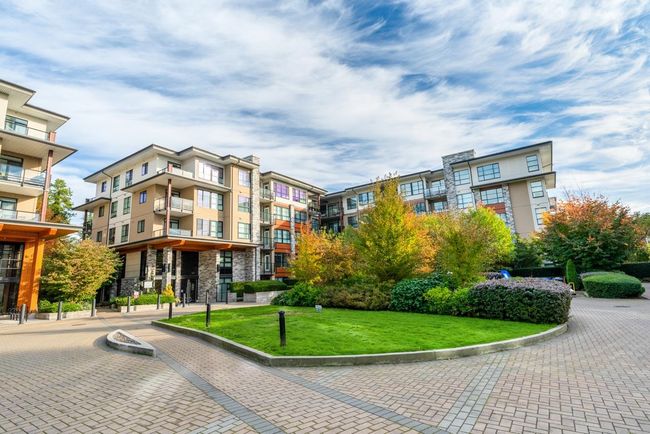 214 - 1152 Windsor Mews, Condo with 2 bedrooms, 2 bathrooms and 1 parking in Coquitlam BC | Image 1