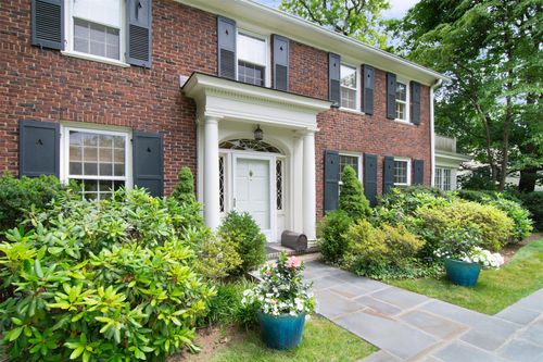 54 Hereford Rd, Yonkers, NY, 10708-5408 | Card Image
