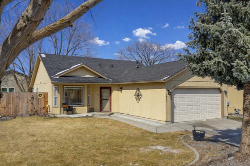 1913 N Harmony Ln, Spokane Valley, WA, 99016-8418 | Card Image