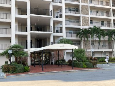 506 - 3000 N Palm Aire Dr, Condo with 2 bedrooms, 2 bathrooms and null parking in Pompano Beach FL | Image 1