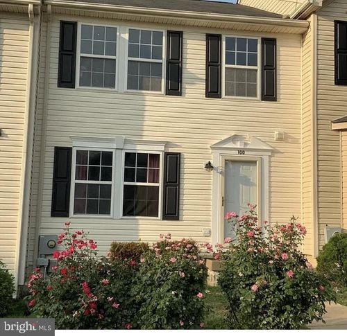 100 Quince Tree Dr, MARTINSBURG, WV, 25403-2197 | Card Image