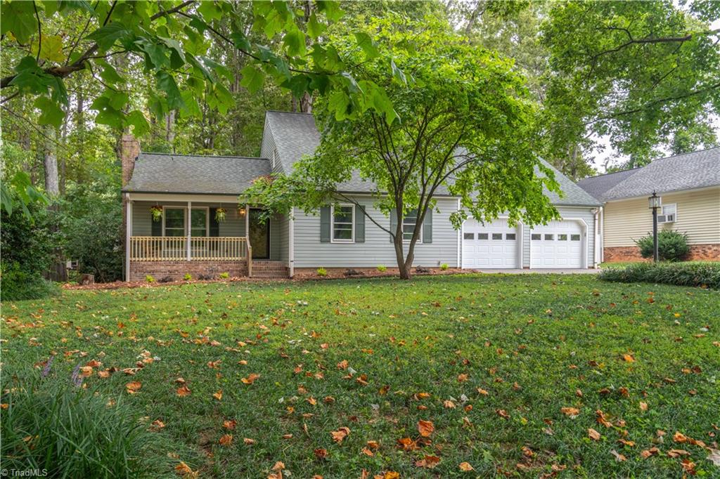 Bridge Pointe Dr, Clemmons, NC 27012