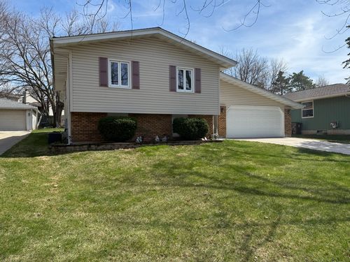 2822 Norway Pine Rd, Rockford, IL, 61109-2443 | Card Image