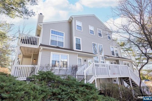 43 Eagles Notch Dr, Englewood, NJ, 07631-5060 | Card Image