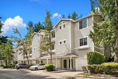 204-2020 132nd Ave Se, Bellevue, WA, 98005-3963 | Card Image