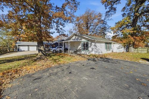 537 1st St, Evansdale, IA, 50707-1805 | Card Image