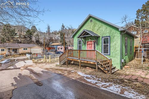 2 Narrows Rd, Manitou Springs, CO, 80829-1746 | Card Image
